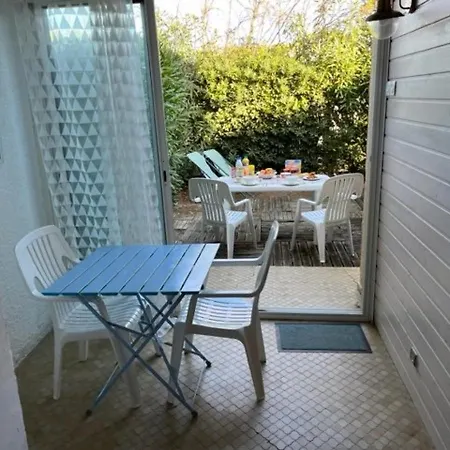 A La Roquille, Piscine, Tennis, Parking, Proche Plages Et Village Naturiste - Fr-1-749-21 Apartment *