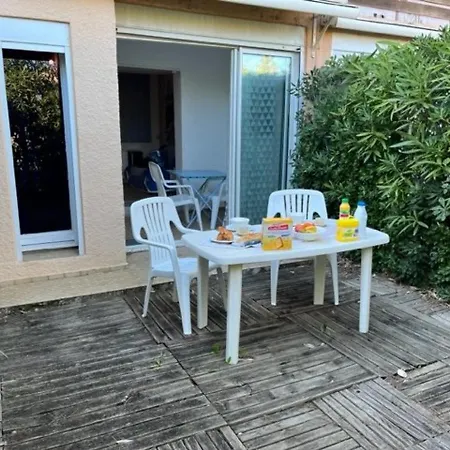 A La Roquille, Piscine, Tennis, Parking, Proche Plages Et Village Naturiste - Fr-1-749-21 Apartment