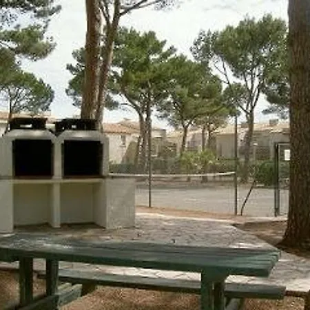 A La Roquille, Piscine, Tennis, Parking, Proche Plages Et Village Naturiste - Fr-1-749-21