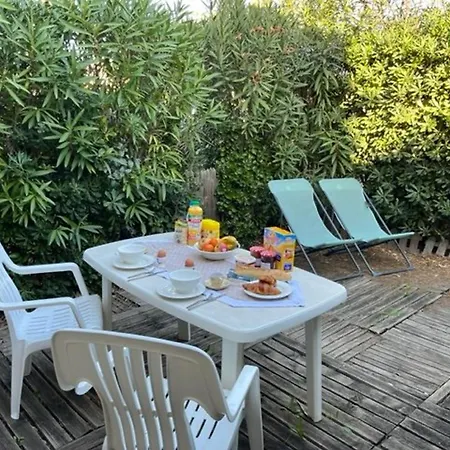 Apartment A La Roquille, Piscine, Tennis, Parking, Proche Plages Et Village Naturiste - Fr-1-749-21 *